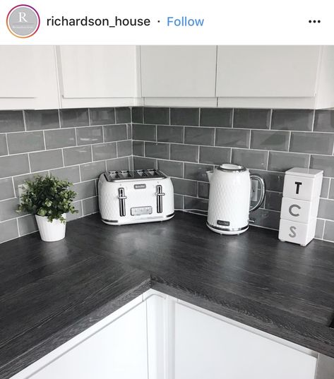 Grey And White Cupboards Kitchen, Gray And White Kitchen Wallpaper, White And Grey Kitchen Accessories, White Grey And Black Kitchen Ideas, Grey And White Kitchen Accessories, Dark Grey Kitchen Accessories, Kitchen Decor Grey And White, White Black And Gray Kitchen, Grey Themed House