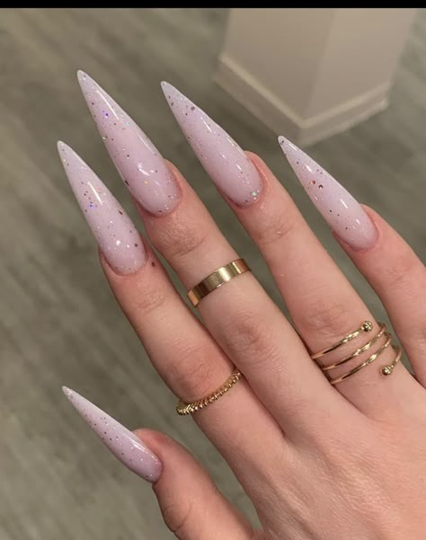 Simple Pointy Nails, Almond Shaped Nails Medium Length, Sparkle Stiletto Nails, New Years Stilleto Nails, Extra Long Almond Nails, Long Almond Nails Designs Classy, Milky White Stiletto Nails, Pretty Stiletto Nails, White Stiletto Nails