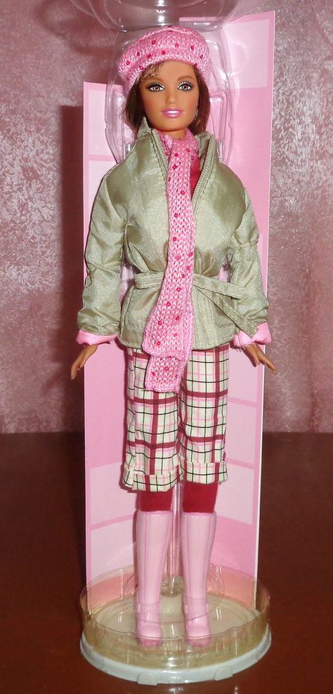 2006 United Colors of Benetton Milan Barbie (3) Barbie Benetton, Face Mold, Male Doll, Mattel Barbie, Barbie World, United Colors Of Benetton, Barbie Fashion, Barbie Doll, Barbie Dolls