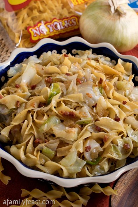 Haluski Fried Cabbage And Noodles, Bacon Noodles, Fried Cabbage And Noodles, Cabbage Burgers, Potato Bravas, Haluski Recipe, Cabbage Fritters, Polish Cabbage, Cabbage And Noodles