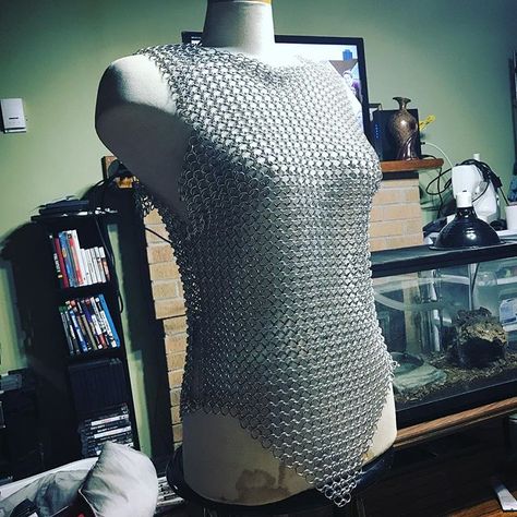 Blackwater Armoury on Instagram: “Progress on our #chainmail #chainmaille shirt! Almost at completion just have to add sleeves #armour #larp #cosplay #medieval…” Cosplay Chainmail, Elven Chainmail, Changeling Dnd, Chainmail Shoulder Armor, Chainmail And Leather Armor, Medieval Chainmail Armor, Chainmail Shirt, Chainmail Armor, Shirt Tutorial