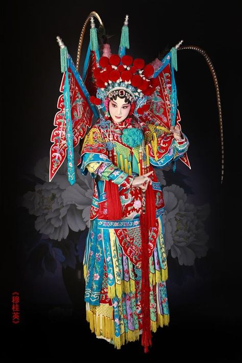 Chinese Opera- can't say I loved it, but it was an experience!!!  #Chineseopera Beijing Opera, Peking Opera, Chinese Opera, Chinese Theatre, Chinese History, Asian Inspiration, Eastern Art, China Art, Chinese Traditional