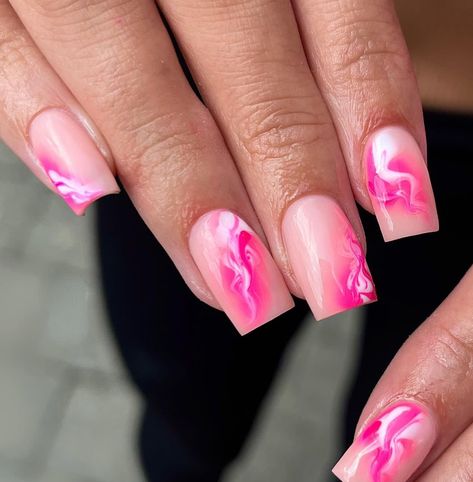 Summer Nails Pink And White, Almond Designs, Summer Nails Pink, Hottest Summer Nails, Holiday Acrylic Nails, Romantic Nails, Short Gel Nails, Simple Gel Nails, Summery Nails