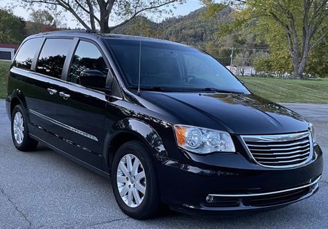 Chrysler Town & Country Chrysler Town And Country, Town Country, Town And Country, Suv Car, Suv, Vehicles, Van, Quick Saves