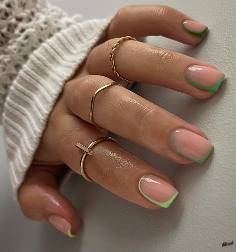 80 Funky Summer Nails for an Extraordinary Look - HowLifeStyles Magenta Nails, 2023 Nail, Airbrush Nails, Gelish Nails, Short Square Nails, Nail Design Inspiration, Minimal Nails, Casual Nails, Short Nail Designs