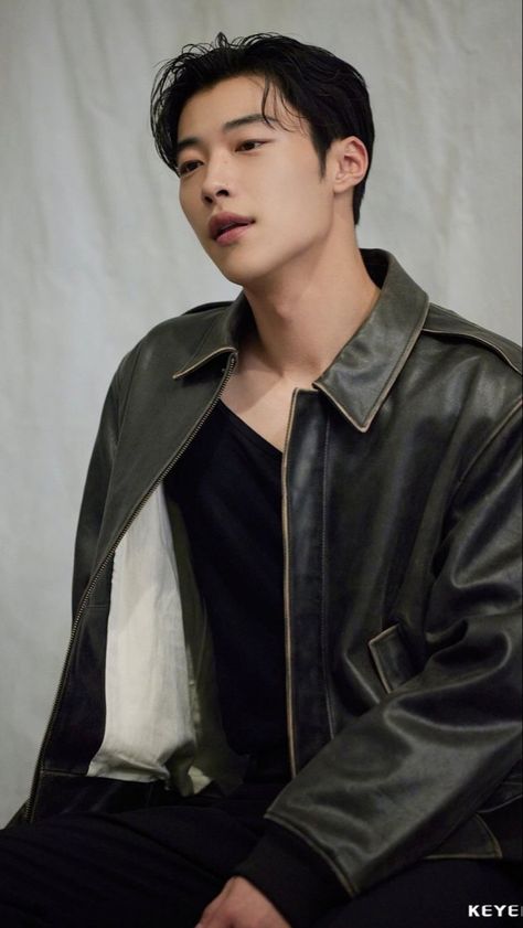 Woo Do Hwan Icons, Male Korean Actors, Woo Do-hwan Abs, K Actors, Woo Do-hwan Wallpaper, Kpop Male Idols, Crush Cake, Woo Dohwan, Most Handsome Korean Actors