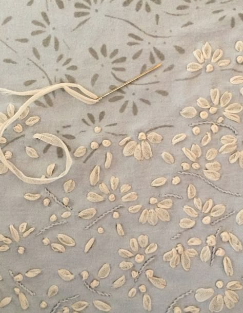 Ribbon Embroidery Tutorial, Alabama Chanin, Crazy Quilting, Ribbon Work, 자수 디자인, Silk Ribbon Embroidery, Design Guide, Embroidered Fabric, Needle Work