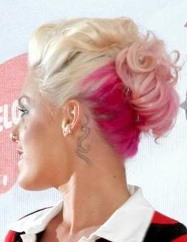 It would be odd to talk about pink hair without mentioning the singer Pink. Pink Hair Underneath, Short Pink Hair, Hair Stripes, Alecia Beth Moore, Pink Hair Dye, Hot Pink Hair, Hourglass Silhouette, Diy Hair Mask, Funky Hairstyles