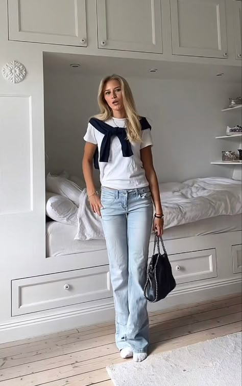 White Tshirt Outfit Aesthetic, Navy Blue Sweater Outfit, Navy Sweater Outfit, Grey Top Outfit, Blue Cardigan Outfit, Light Blue Jeans Outfit, Collage Outfit, Fashion Outfits Cute, Blue Sweater Outfit