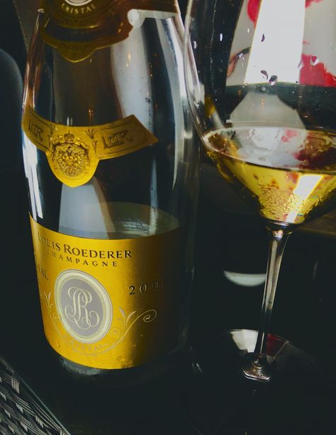 Louis Roederer, Cristal 2008 #champagne #cristal Types Of Champagne, Cigars, White Wine, Kitchen Gadgets, Rosé Wine Bottle, South America, Gentleman, Alcoholic Drinks, Wine Bottle