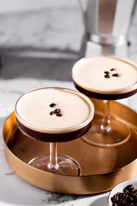 Chocolate Tequila Recipes, Mezcal Espresso Martini, Espresso Martini Tequila, Espresso Martini With Tequila, Tequila Espresso Martini Recipe, Perfect Espresso Martini, Tequila Espresso Martini, Espresso Cocktails, Tequila Sour Recipe