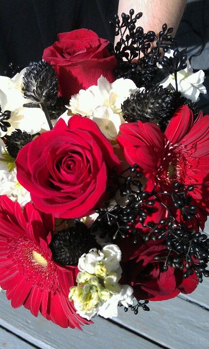 Red black and white bouquet. Red Black White Flower Bouquet, Red White Black Bouquet, Black And White Hint Of Red Wedding, Wedding Bouquets Red Roses, Grad Bouquet, Wedding Bouquets Red, Indoor Fall Wedding, Black And White Bouquet, Flowers Roses Red