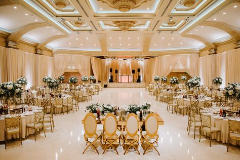 Banquet Hall Seating Arrangement, Banquet Hall Mandap Decor, Wedding Banquet Hall Decorations, Banquet Hall Seating, Event Hall Design, Banquet Hall Design Interiors Luxury, Banquet Hall Wedding Decor, Banquet Hall Decorations, Wedding Hall Interior