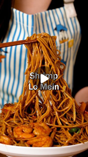 Let’s make Shrimp Lo Mein just like my parents Chinese Takeout Restaurant! The full recipe is on our blog (twoplaidaprons.com) Just typ... | Instagram Lomein Shrimp Recipes, Lo Mein Recipe Videos, Korean Style Noodles Recipe, Seafood Noodle Recipes, Lomein Noodle Recipes, Chicken Lo Mein Recipe Easy, Asian Shrimp Recipes, Lo Mein Noodles Recipe, Lomein Recipes