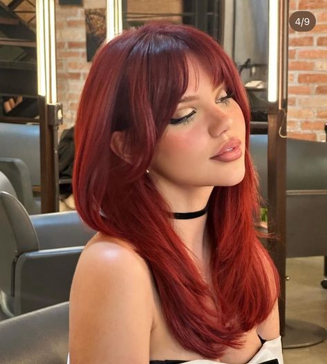 Red Hair And Curtain Bangs, Bordeaux Bangs, Fox Color Hair Dye, Fleco Haircut, Red Hair Olive Skin Tone, Cherry Red Hair With Bangs, Red Coloured Hair, Cherry Red Hair Short, 90s Red Hair