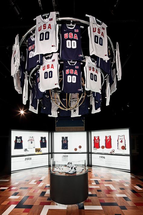 Basketball Store, Basketball Hall Of Fame, Architecture Branding, Basketball Memorabilia, Event Booth Design, Sports Office, Basketball Display, Jersey Display, Art Sport