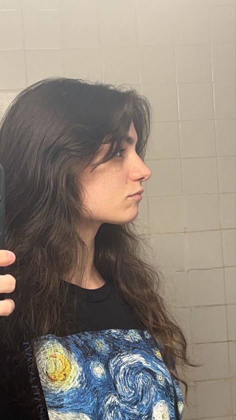 curtain bangs mirror selfie side profile Wavy Haircut Curtain Bangs, Curtain Bangs Side Profile, Bangs Side Profile, Side Bangs Wavy Hair, Side Part Curtain Bangs, Wavy Curtain Bangs, Wavy Hair Curtain Bangs, Curtain Bangs Side Part, Curtain Bangs Wavy Hair