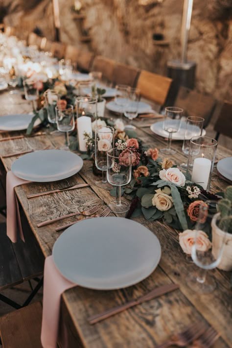 Dreamy desert-inspired reception table with pink accents, romantic florals, and rose gold touches | Image by Jonnie + Garrett Wedding Tables No Tablecloth, Unique Center Table Design Wedding, Wedding Long Table Flower Arrangements, 25th Wedding Anniversary Reception Ideas, Desert Rose Wedding Decor, Farm Table Wedding Tablescape, Rectangular Wedding Table Decor, Wedding Rectangle Table Decorations, Rustic Wedding Table Ideas