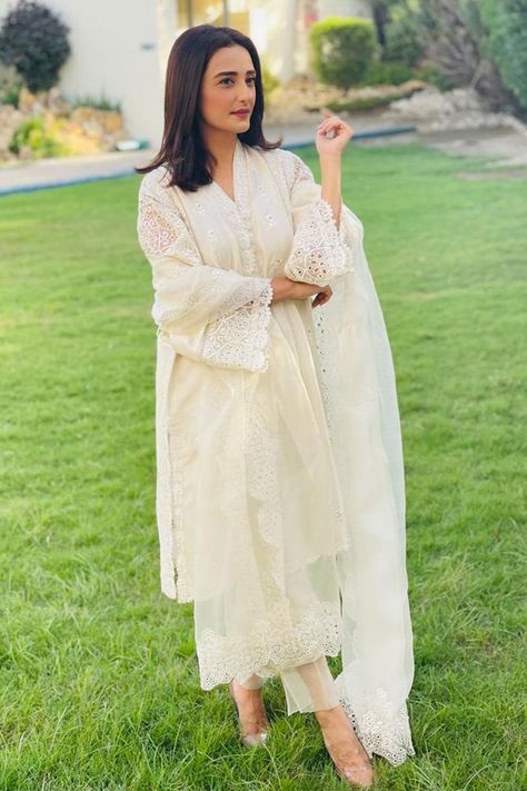 Schiffli Kurta, Ansab Jahangir, Pakistani Actress, White Bird, Beauty Queens, Raw Silk, White Fabrics, Wrap Dress, Cold Shoulder Dress