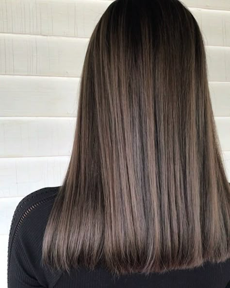 5,855 Followers, 998 Following, 1,233 Posts - See Instagram photos and videos from MICHIGAN’S MASTER HAIRCOLORIST (@jessicaphillips_hair) Balayage Straight, Hair Color Streaks, Brown Hair Balayage, Hair Shades, Brown Blonde Hair, Hair Colorist, Hair Color Balayage, Hair Inspiration Color, Medium Hair Cuts