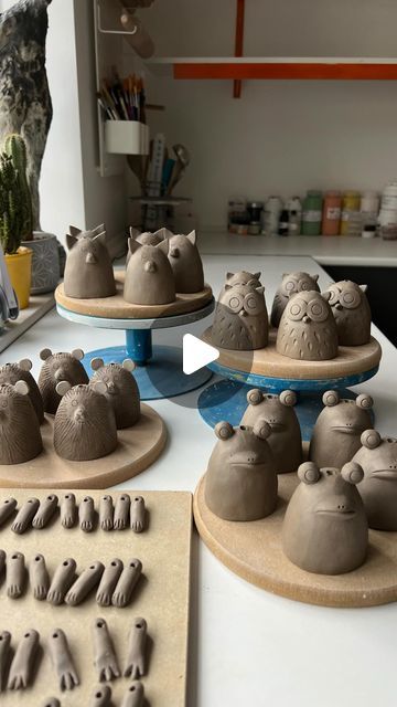 nosey mungo on Instagram: "Ding dong I’m making some bells 🔔 No ordinary bells mind you - these come in the shape of a fox, bear, frog and owl. It’s my first go at this so hopefully those little legs will make some sort of tinkering sound once wired up 😁 . #HandmadeCeramics #HandBuilding #Ceramics #Pottery #HandmadeUK #BrightonArtist #NoseyMungo #HelenBurgess #AnimalDecor #AnimalSculpture #AnimalPottery #CeramicAnimals #WildlifeSculpture #AnimalBell" Functional Animal Pottery, Ceramic Bell How To Make, Clay Bells Pottery, Large Polymer Clay Sculptures, Fox Ceramics Pottery, Easy Hand Built Pottery Ideas, Kids Pottery Ideas, Ceramic Ornament Ideas, Animal Pottery Ideas