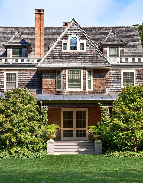 Martha Stewart House, Recently Viewed, Ina Garten House East Hampton, Big New England Homes, Martha’s Vineyard House Exterior, Old Maine House, The Hamptons Houses, Hamptons Architecture, Main Beach East Hampton