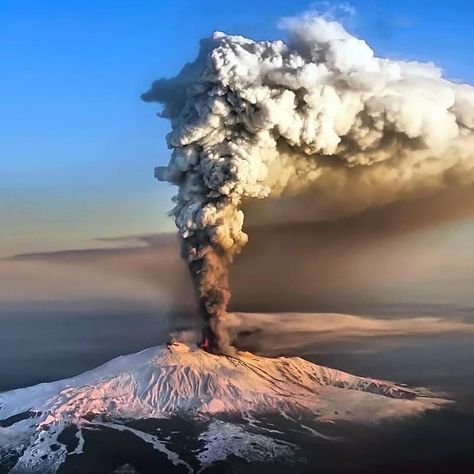 map of Italy on Instagram: “Tag someone who loves Italy 👍 Etna Sicily Italy  Congrats @hdblog_it  Use #map_of_Italy #map_of_europe” Volcano Wallpaper, Etna Volcano, Catania Sicily, Mount Etna, Wallpapers For Mobile Phones, Italy Map, Hd Wallpapers For Mobile, Active Volcano, Europe Map