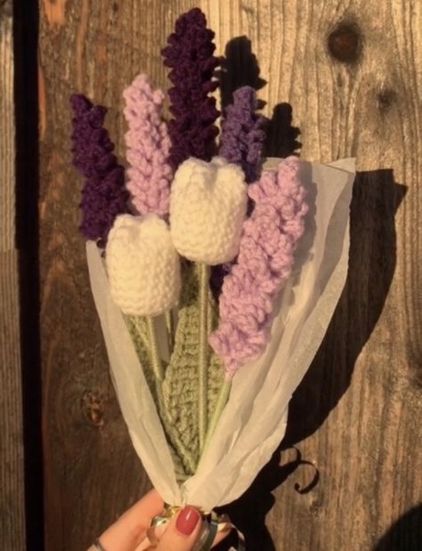 Aesthetic Crochet Flowers, Croching Aesthetic, Crochet Flower Aesthetic, Crochet Bouquet Aesthetic, Crochet Flowers Aesthetic, Crochet Flower Bouquet Aesthetic, Aesthetic Things To Crochet, Cute Crochet Ideas Aesthetic, Croshay Ideas