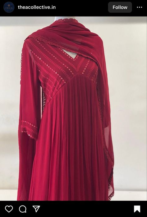 Red Churidar, Kurta Ideas, Minimal Traditional, Alia Cut, Luxury Tops, Lehenga Saree Design, Gown Party Wear, Long Gown Design, Simple Frocks