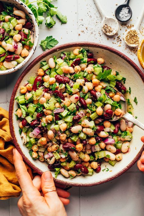 Easy Three Bean Salad - Minimalist Baker Recipes Summer Bean Salad, Bean Bowl, Beans Salad, Crunchy Veggies, Three Bean Salad, Vegan Salads, Bean Salad Recipes, Minimalist Baker, Hands Holding