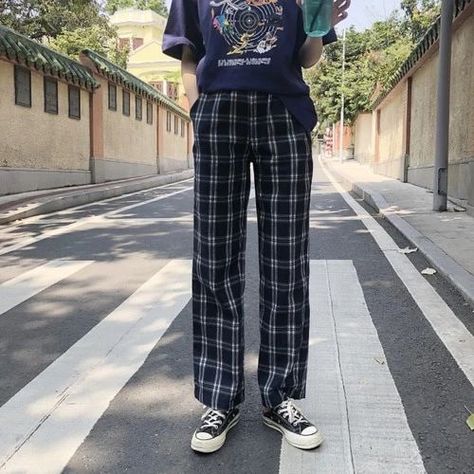 b4568df26077653eeadf29596708c94bdesc52079028ri Square Pants Outfit, Retro Pants, Square Pants, Outfits Hombre, Vintage Pants, Plaid Fashion, Elastic Waist Pants, Plaid Pants, High Waisted Trousers