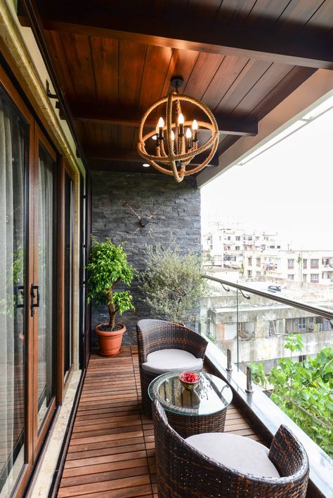 Modern Balcony Design, Balcon Mic, Balkon Decor, Balcony Design Ideas, House Balcony, Modern Balcony, Small Balcony Garden, Balcony Lighting, Balcony Railing Design