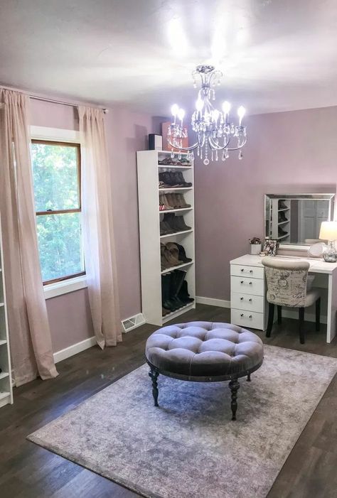 Bedroom Into Dressing Room, Spare Room Walk In Closet, Spare Room Closet, Dream Dressing Room, Small Dressing Rooms, Dressing Room Decor, Room Dressing, Dressing Room Closet, Simple Dressing