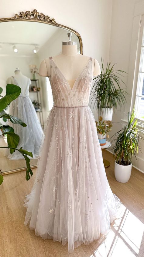 Blue Sky Bridal - Portland | This new arrival was written in the stars ✨⭐️🌟💫 Willowby “Stars Align” #watters #willowby #blueskybridal #bride #love #wedding… | Instagram Celestial Bride, Solstice Wedding, Stars Wedding, Galaxy Wedding, Wedding Aesthetics, Wedding Instagram, Stars Align, Written In The Stars, Celestial Wedding