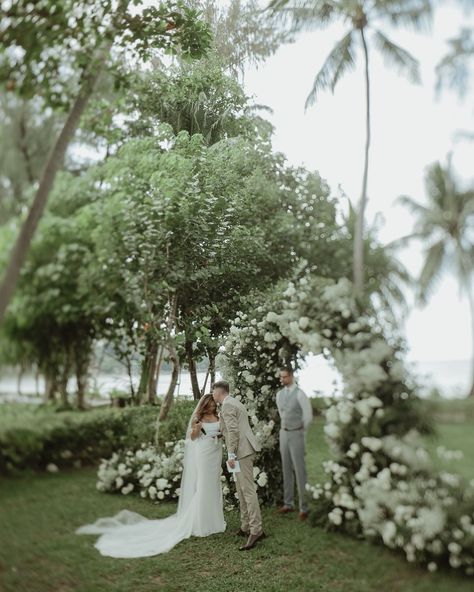 Another stunning destination wedding in dreamy Phuket💫⁠ ⁠ Obsessed with every single detail, but our favourite piece? The custom tissues that read "For Your Happy Tears" 🥹😫 Love x2493910!⁠ ⁠ Dreaming of a destination wedding? Let's chat!🔗💕 ⁠ ⁠ -⁠ ⁠ ⁠ Respot via @theweddingblissthailand⁠ Planning & Design @theweddingblissthailand⁠ Venue: @rosewoodphuket⁠ Florals @iamflower.co⁠ Photo: @theproudrad⁠ Rentals: @somethingsgottabliss⁠ Lighting & sound: @phuketlighting⁠ MUAH: Pangpond⁠ Cake: @passion... Temples In Phuket, Phuket Patong Beach, Phuket Shopping, Phuket Wedding Venue Destinations, Phuket Wedding, Wedding Venue Decorations, Happy Tears, Phuket, Are You Happy