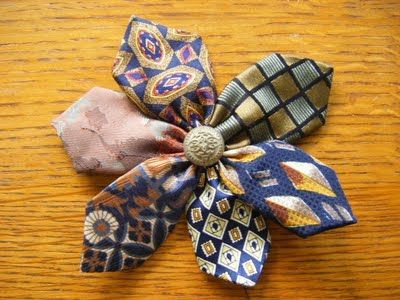 Tie Flowers tutorial - I can think of so many use for these!  TrishAlan Designs Tie Flowers, Vintage Ties Projects, Craft Ideas Using Mens Ties, Upcycled Neckties Craft Ideas, Crafts From Men’s Ties, Sewing Projects Using Mens Ties, Neck Tie Projects, Diy Necktie Projects, Mens Ties Crafts