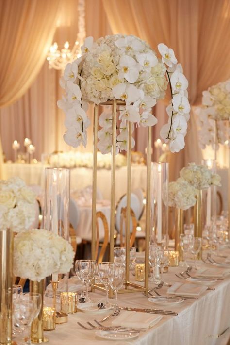 An Elegant White and Gold Wedding? Yes, Please! - WedLuxe Magazine White And Gold Wedding Themes, Champagne Wedding Themes, Champagne Gold Wedding, Gold Wedding Centerpieces, White And Gold Wedding, White Wedding Decorations, Wedding Hall Decorations, Elegant Wedding Centerpiece, Quinceanera Decorations