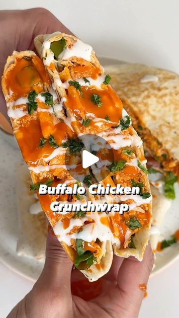 Idris Doosi on Instagram: "Buffalo chicken crunchwrap supremes for WEIGHT LOSS 🤯  #crunchwrap #tacobell #buffalochicken #crunchwrapsupreme #easyrecipe #easyrecipes #macrofriendly #caloriedeficit #food #healthy #recipe #easyrecipe #weightloss #fatloss #lowcalorie #highprotein #gym #nutrition #doosi #doosifit" Chicken Crunchwrap, Buffalo Chicken Sandwiches, Gym Nutrition, Crunch Wrap, Healthy Buffalo Chicken, Mediterranean Diet Recipes, Food Healthy, Buffalo Chicken, Mediterranean Diet