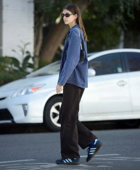 Adidas Gazelle Outfit, Kaia Gerber Style, Adidas Samba Outfit, Samba Outfit, World Fashion, Instagram Photo Ideas, Tumblr Aesthetic, Kaia Gerber, Adidas Outfit