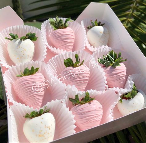 Pink And White Strawberries, Light Pink Strawberries, Light Pink Covered Strawberries, Girly Chocolate Covered Strawberries, Pink And White Chocolate Strawberries, Pastel Strawberries, Baby Shower Chocolate Covered Strawberry, Pink Strawberries Chocolate, Light Pink Chocolate Covered Strawberries