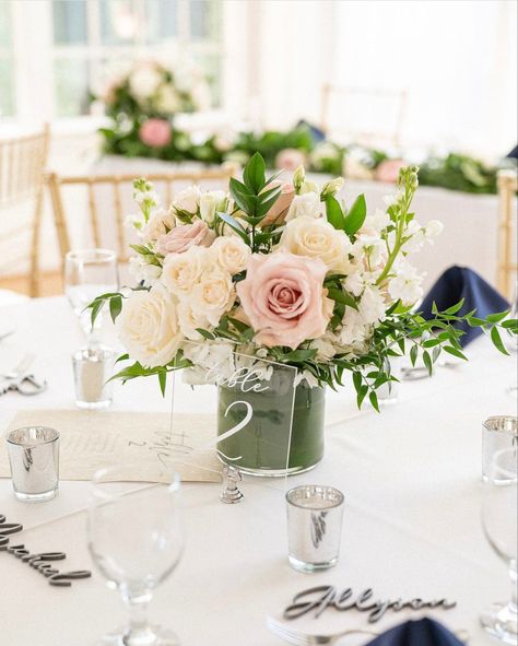 White And Blush Table Arrangement, Pink Green Flower Arrangements, Blush Pink And White Centerpieces, Table Flower Centerpieces Wedding, Blush And White Centerpieces, Blush Pink And Sage Green Wedding Flowers Centerpieces, Low Centerpieces Wedding Round Table, Pink And Green Centerpieces, Blush Flowers Centerpiece