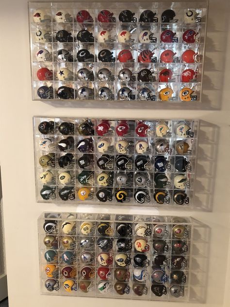 Sports Pennants, Diecast Cars Display, Nfl Helmets, Mini Football Helmet, Mini Football, Nfl Football Teams, Football Helmet, Mini Mini, Diecast Cars