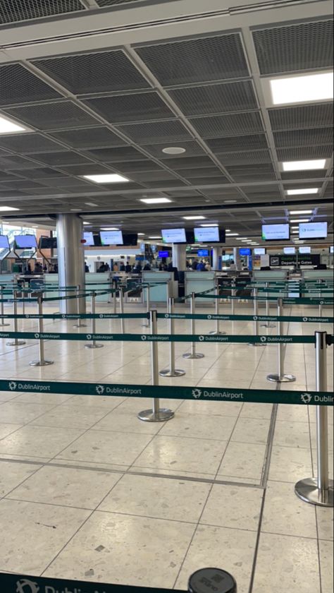 Dublin Airport Aesthetic, Aeroport Aesthetic, Inter Railing, Bali Girls, Dublin Airport, Airport Aesthetic, Florida Life, Manchester Airport, London Trip