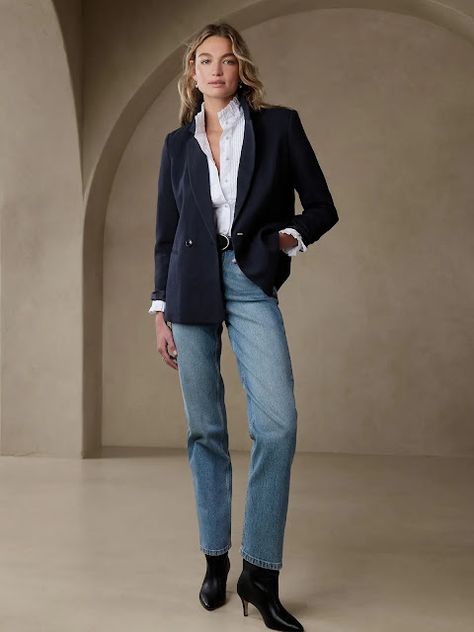 Offsite Outfit, Work Offsite Outfit, Navy Blazer Outfit Women 2023, Navy Blazer Outfit Women Casual, Cotton Blazer Outfit, Navy Blue Blazer Outfit Women, Navy Blazer Outfit Women, Banana Fashion, Blue Blazer Outfits For Women