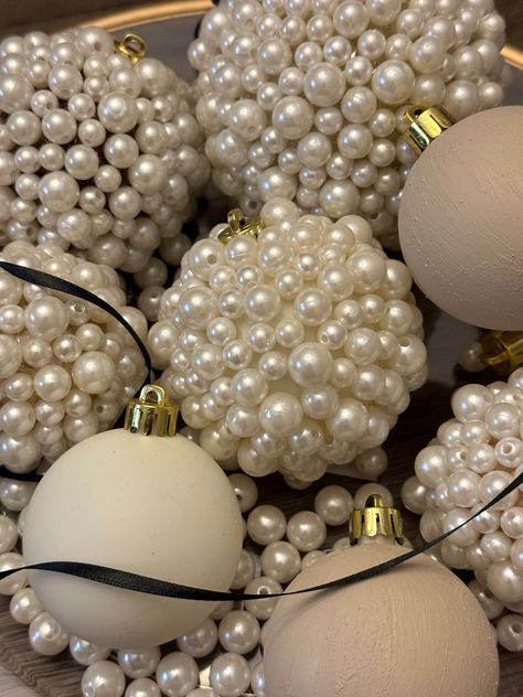 Pearl Christmas Tree Decorating Ideas, Pearls Christmas Tree, Pearl Bedroom Decor, Pearl Christmas Decor, Pearl Christmas, Adding Pearls To Christmas Tree, Pearl Christmas Decorations, Pearl Tree, Diy White Christmas Ornaments