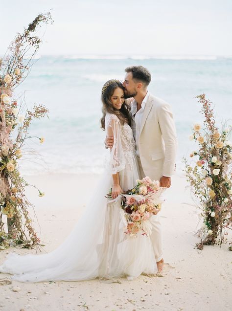 Colourful, modern & elegant Bali beach wedding inspiration via Magnolia Rouge Beach Photography Wedding, Beach Wedding Bride And Groom, Wedding Bali, Beach Bride Dress, Beach Wedding Bride, Bride Beach Photoshoot, Beach Wedding Elopement, Wedding On The Beach, Seychelles Wedding Beach