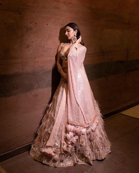 Manish Malhotra Sequin Saree, Manish Malhotra Collection, Ivory Outfit, Sequin Saree, Body Hugging Dress, Pink Lehenga, Manish Malhotra, Kiara Advani, Manish