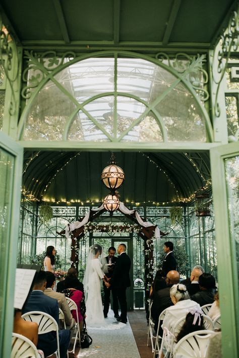 White Dress Bridal, Denver Botanic Gardens, Magic Day, Advice For Bride, White Bridal Dresses, Empire Romain, Garden Venue, Botanical Gardens Wedding, Greenhouse Wedding