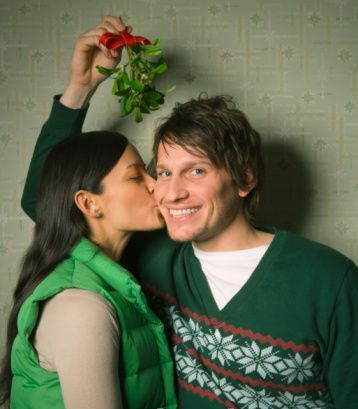 Kissing under the mistletoe! Christmas Couple Pictures Mistletoe, Kissing Under Mistletoe Drawing, Under Mistletoe Pose Reference, Mistletoe Reference, Mistletoe Pose Reference, Kiss Under Mistletoe, Mistletoe Drawing, Kissing Under The Mistletoe, Christmas Couple Pictures