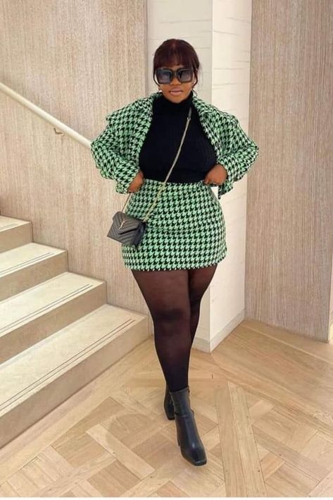 Plus Size Classy Outfits Chic, Outfits Gorditas, Plus Size Baddie, Plus Size Baddie Outfits, Welcome To Home, Stylish Work Attire, Effortlessly Chic Outfits, Checkered Dress, Curvy Model